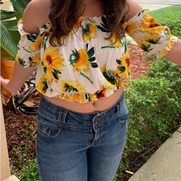 CYN By Cynthia Mehra Sunflower Hawaiian Crop Tops Set Of 2 Size S - Picture 4 of 8